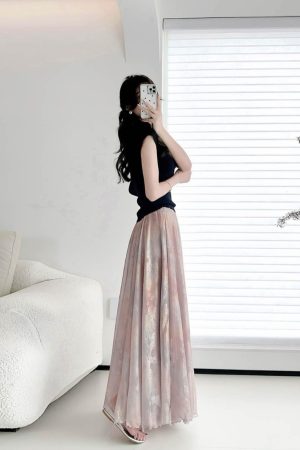 Dreamy High-Waisted Soft Smoke Chiffon Maxi Skirt - Light and Hazy Luster, Flowing Eight-Meter Swing Style for Spring and Summer