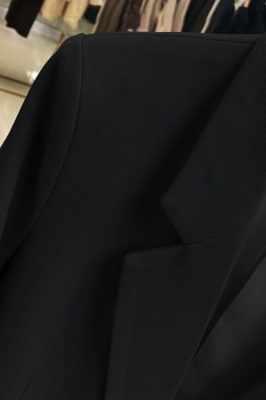 Elegant Black Suit Jacket for Women - Slim-Fit, Versatile Design for Autumn 2025, Perfect for Petite Sizes