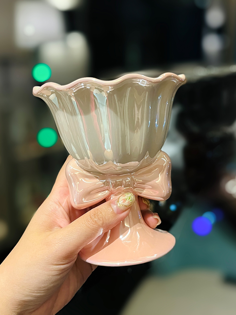 Elegant Bowknot Ceramic Ice Cream Cup - High-Value Girls' Dessert Bowl for Stylish Treats Elegant Bowknot Ceramic Ice Cream Cup - High-Value Girls' Dessert Bowl for Stylish Treats