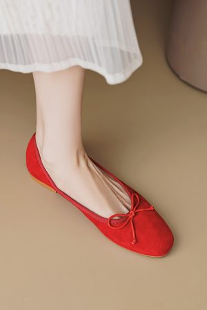Elegant Caramel-Colored Lambskin Bow Flat Shoes for Women - Timeless Design, Shallow Mouth, Perfect for Everyday Wear