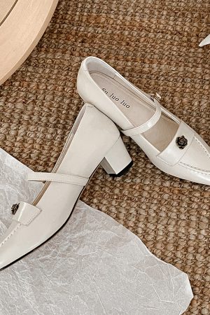 Elegant Chinese-Style Vintage Mid-Heel Shoes for Women - Handmade Genuine Leather Deer and Nara Commuting Footwear