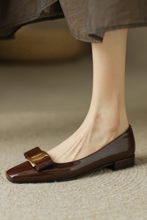 Elegant French Vintage 2cm Genuine Leather Flat Shoes with Bow - Timeless Chic Style for Effortless Elegance
