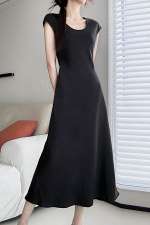 Elegant Heavy Satin Diagonal Cut U-Neck Short Sleeve Dress for Women â€“ Summer 2025 Slim Commuter Style, Chic Evening Wear