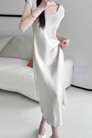 Elegant Heavy Satin Diagonal Cut U-Neck Short Sleeve Dress for Women â€“ Summer 2025 Slim Commuter Style, Chic Evening Wear