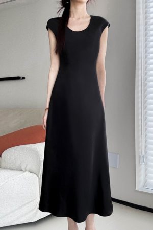 Elegant Heavy Satin Diagonal Cut U-Neck Short Sleeve Dress for Women â€“ Summer 2025 Slim Commuter Style, Chic Evening Wear