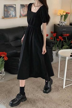 Elegant Hepburn-Style Black Square-Neck Dress for Women, 2025 Summer, High-End Waist-Cinching Mid-Length Fashion