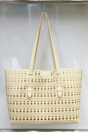 Elegant Hollow Carved Tote Bag - High-End Large Capacity Handbag with Detachable Pouch for Spring/Summer Fashion