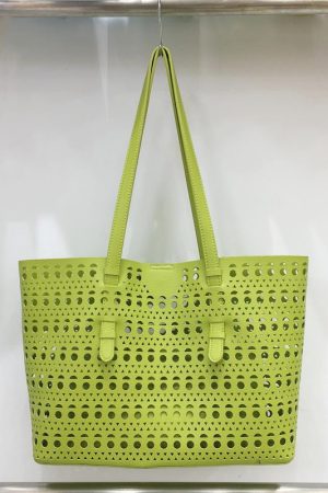 Elegant Hollow Carved Tote Bag - High-End Large Capacity Handbag with Detachable Pouch for Spring/Summer Fashion