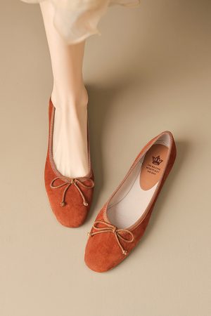 Elegant Sheepskin Bow Flat Shoes for Women - Timeless Shallow Mouth Design, Perfect for Everyday Wear, Chic and Comfortable Footwear