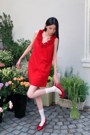 Elegant Slim Fit Sleeveless French Knot Rose Dress - Summer Short Skirt Tank Style for a Chic 90s Look
