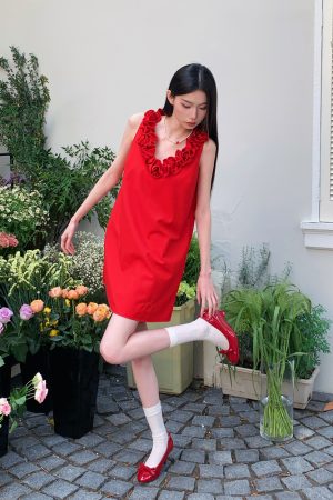 Elegant Slim Fit Sleeveless French Knot Rose Dress - Summer Short Skirt Tank Style for a Chic 90s Look
