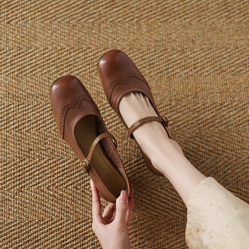 Elegant Square-Toed High-Heeled Mary Janes for Women - Chunky Heel, Shallow Mouth, Italian Style, High-Quality Fashion Footwear Elegant Square-Toed High-Heeled Mary Janes for Women - Chunky Heel, Shallow Mouth, Italian Style, High-Quality Fashion Footwear