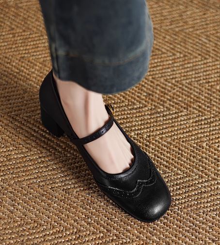 Elegant Square-Toed High-Heeled Mary Janes for Women - Chunky Heel, Shallow Mouth, Italian Style, High-Quality Fashion Footwear Elegant Square-Toed High-Heeled Mary Janes for Women - Chunky Heel, Shallow Mouth, Italian Style, High-Quality Fashion Footwear