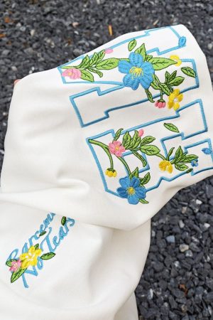 Embroidered Floral Letter Raglan Short Sleeve T-Shirt for Women - Summer Streetwear, High-End Couple Outfit, Trendy 90s Style Top