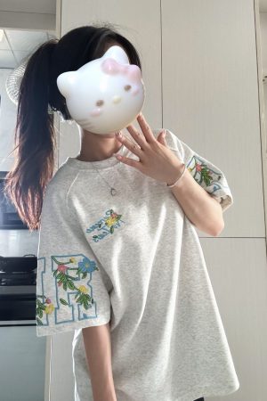 Embroidered Floral Letter Short Sleeve T-Shirt for Girls - Summer 2025 Trendy Raglan Top for Middle & High School Students