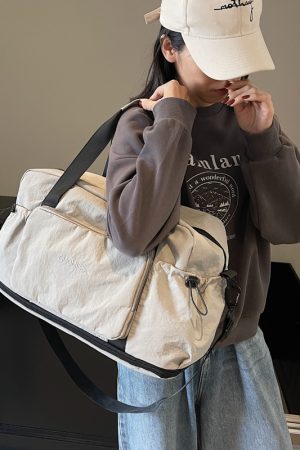 Fashionable Foldable Short Trip Bag for Women - Large Capacity Business Tote with Dry Wet Separation for Travel and Fitness