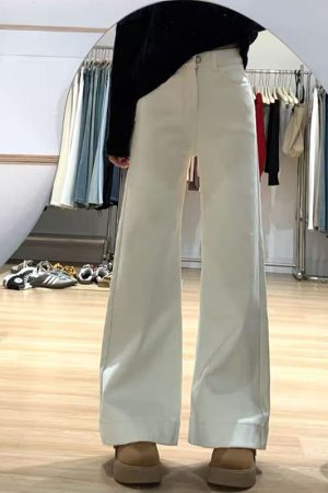 Flared Bell-Bottom Jeans for Petite Pear-Shaped Figures - Loose-Fitting Non-Sticking Pants for Thick Thighs and Wide Hips