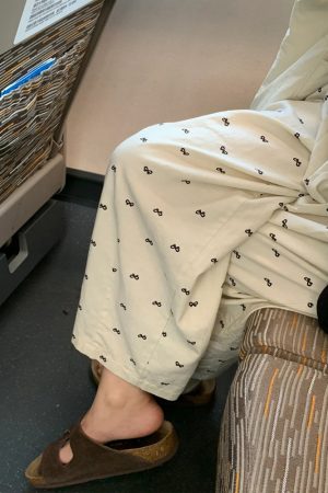 Flattering Floral Plus Size Wide-Leg Cropped Balloon Pants for Women - Casual Summer Style for Pear-Shaped Figures