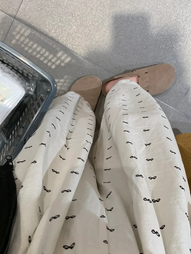 Flattering Floral Plus Size Wide-Leg Cropped Balloon Pants for Women - Casual Summer Style for Pear-Shaped Figures Flattering Floral Plus Size Wide-Leg Cropped Balloon Pants for Women - Casual Summer Style for Pear-Shaped Figures