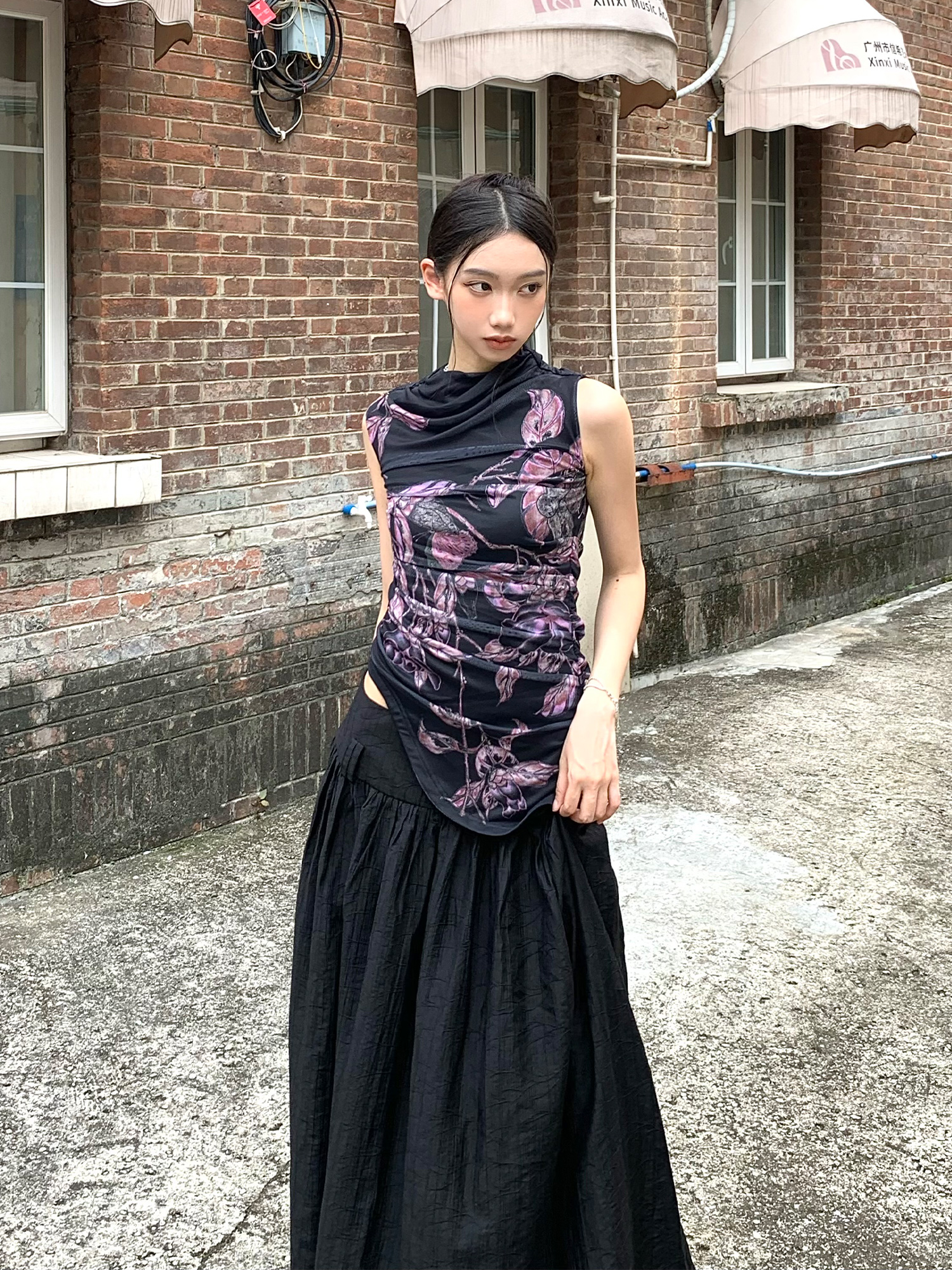 Floral Elastic Mesh Vest Top with Wrinkled Slim Fit for a Desert Island Night, Perfect for Y2K and Current Trends Floral Elastic Mesh Vest Top with Wrinkled Slim Fit for a Desert Island Night, Perfect for Y2K and Current Trends