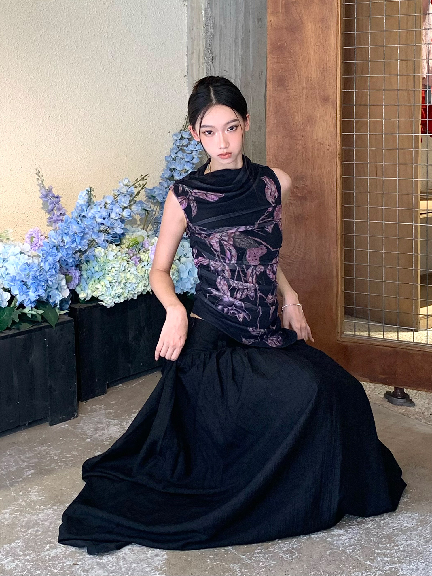 Floral Elastic Mesh Vest Top with Wrinkled Slim Fit for a Desert Island Night, Perfect for Y2K and Current Trends Floral Elastic Mesh Vest Top with Wrinkled Slim Fit for a Desert Island Night, Perfect for Y2K and Current Trends