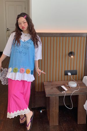 Floral Hollow Vest Women's Cover-up - Handmade Sleeveless Camisole Top for Summer 2025, Trendy Korean Style Outer Wear