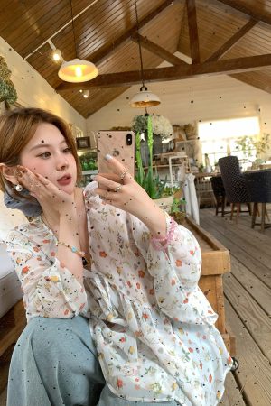 Floral Long Sleeve Chiffon Shirt for Women - Vintage 90s Style Loose Bell Sleeve Sun Protection Top