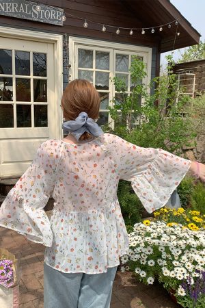 Floral Long Sleeve Chiffon Shirt for Women - Vintage 90s Style Loose Bell Sleeve Sun Protection Top