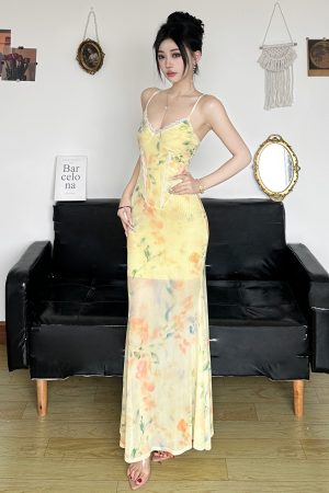 Floral Mesh Mermaid Long Dress - Women's Lace V-Neck Fishbone Waist-Defining Vacation Dress in South France Garden Style