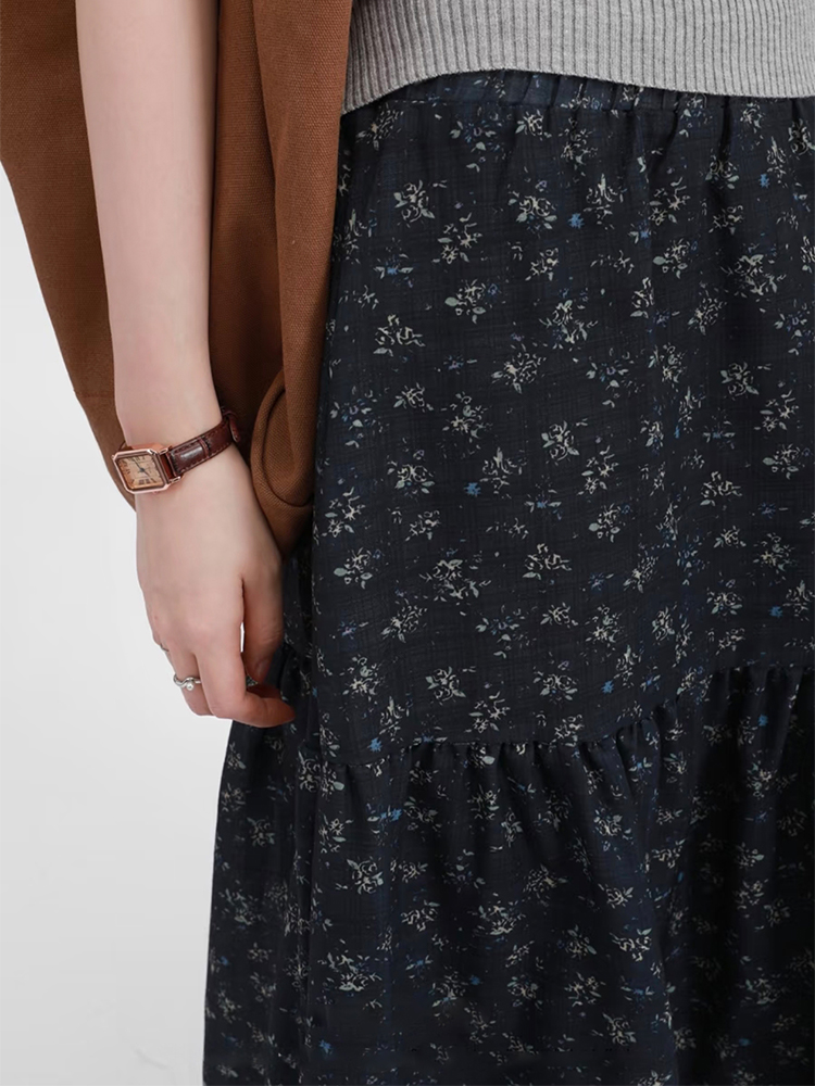 Floral Plus Size A-Line Long Skirt for Women, Summer 2025 Lightweight Style, Flattering Design to Hide Belly Floral Plus Size A-Line Long Skirt for Women, Summer 2025 Lightweight Style, Flattering Design to Hide Belly