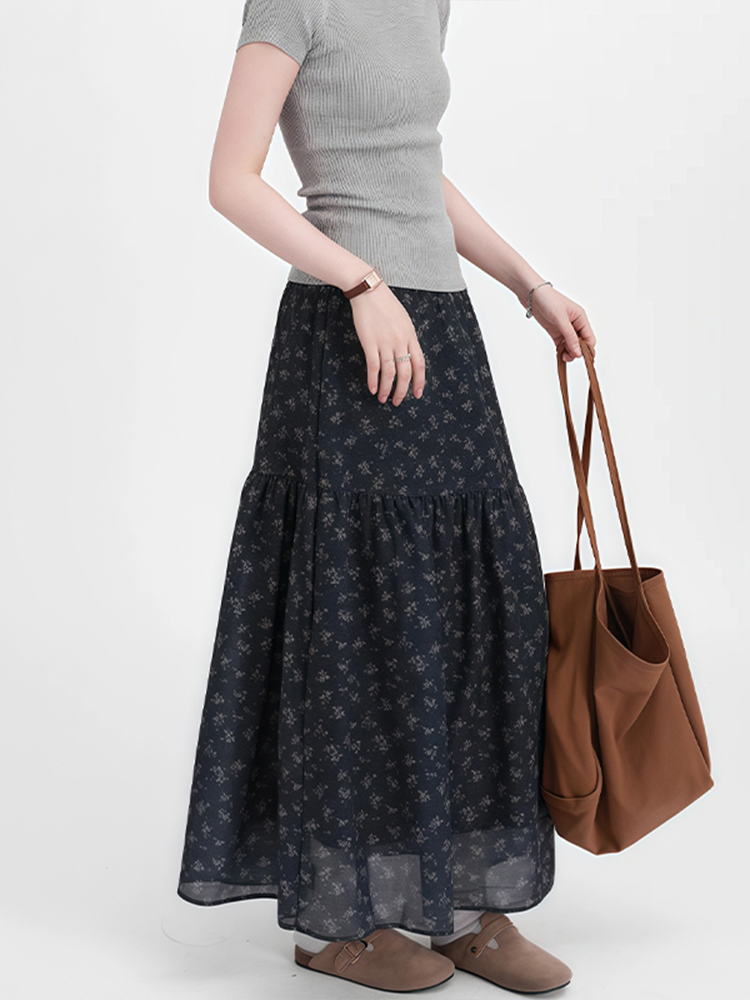 Floral Plus Size A-Line Long Skirt for Women, Summer 2025 Lightweight Style, Flattering Design to Hide Belly Floral Plus Size A-Line Long Skirt for Women, Summer 2025 Lightweight Style, Flattering Design to Hide Belly