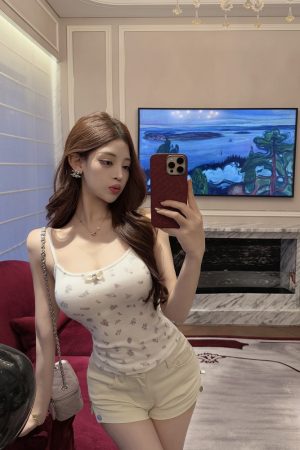 Floral Printed Camisole with Built-In Chest Pad - Small Size, 90s Inspired, Lightweight and Breathable Summer Top