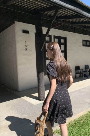 Floral Ruffled V-Neck Dress for Women, Tie Waist-Cinching, Mid-Length A-Line, Perfect for 2025 Spring and Summer Fashion