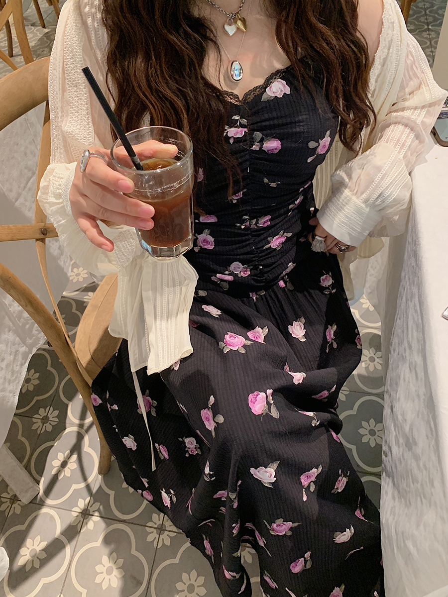 Floral Spaghetti Strap Plus Size Dress for Women – Summer 2025 Slimming Design, Flattering for Curvy Figures, Trendy and Stylish Floral Spaghetti Strap Plus Size Dress for Women – Summer 2025 Slimming Design, Flattering for Curvy Figures, Trendy and Stylish