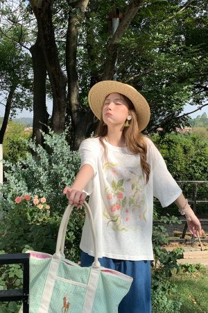 Flower Wish Berry Print White Linen Bamboo Short Sleeve T-Shirt for Women - Summer Loose Fit Vintage Style Top