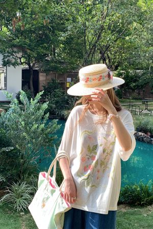 Flower Wish Berry Print White Linen Bamboo Short Sleeve T-Shirt for Women - Summer Loose Fit Vintage Style Top