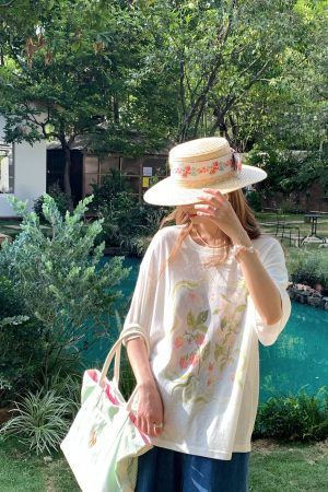 Flower Wish Berry Print White Linen Bamboo Short Sleeve T-Shirt for Women - Summer Loose Fit Vintage Style Top