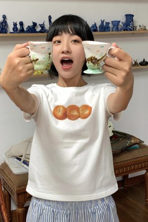 French Bread Print Shoulder-Baring Short Sleeve Top - Slim Fit Pure Cotton Fashion Tee for 25SS, Trendy Casual Wear