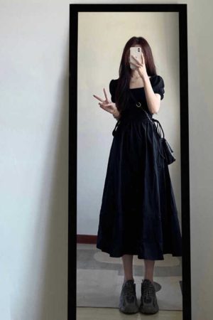 French Hepburn-Style Mid-Length Black Dress - Square Neck, Waist-Cinching, Elegant Casual Summer Dress for Women