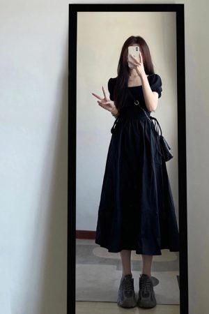 French Hepburn-Style Mid-Length Black Dress - Square Neck, Waist-Cinching, Elegant Casual Summer Dress for Women