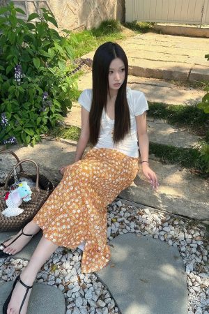 French Style Artistic Floral Half Skirt - Sweet Little Pumpkin Slimming H-Line White T-Shirt - Trendy Y2K Fashion