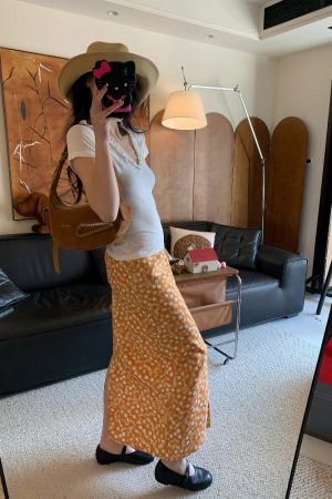 French Style Artistic Floral Half Skirt - Sweet Little Pumpkin Slimming H-Line White T-Shirt - Trendy Y2K Fashion