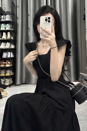 French-Style Black Square Neck Sleeveless Dress with Small Flying Sleeves for Women - 2025 Summer Petite Slim Mid-Length Fashion.