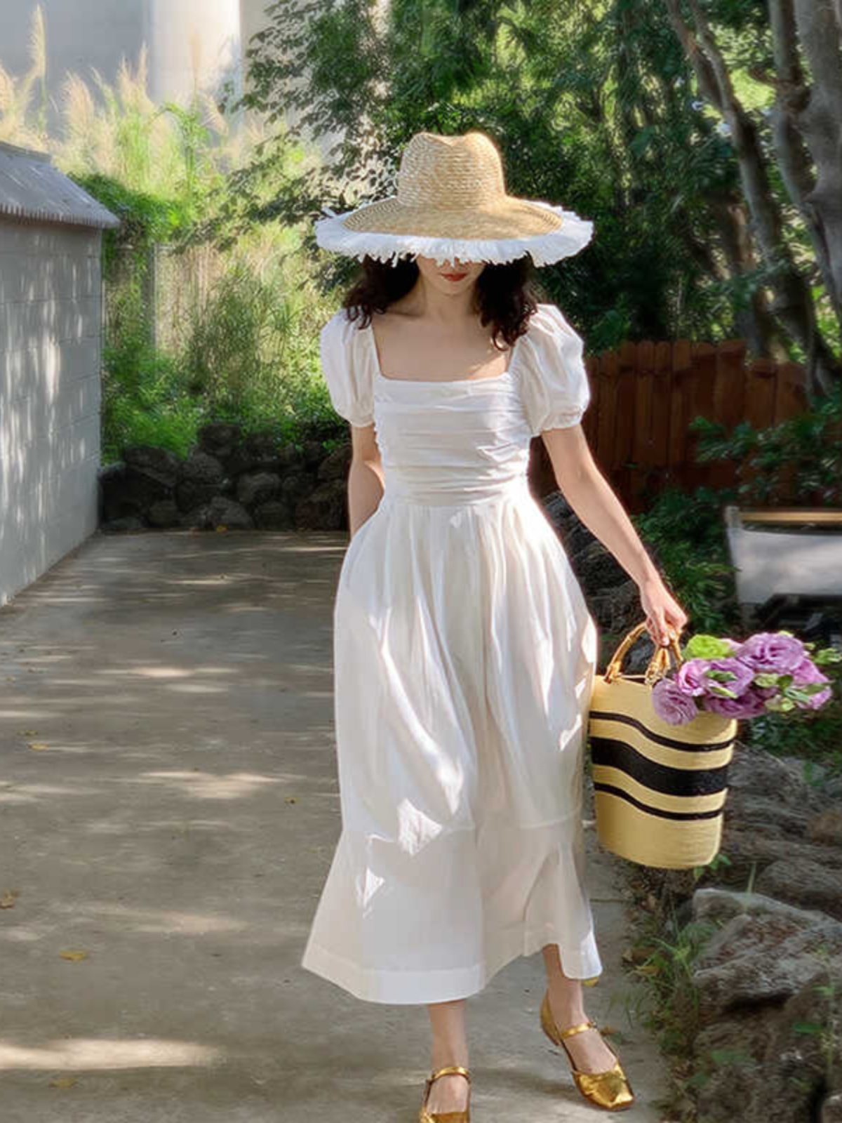 French-Style White Long Dress for Women, Square Neck, Elegant Puff Sleeves, Perfect for Petite Figures, Spring/Summer 2025 French-Style White Long Dress for Women, Square Neck, Elegant Puff Sleeves, Perfect for Petite Figures, Spring/Summer 2025