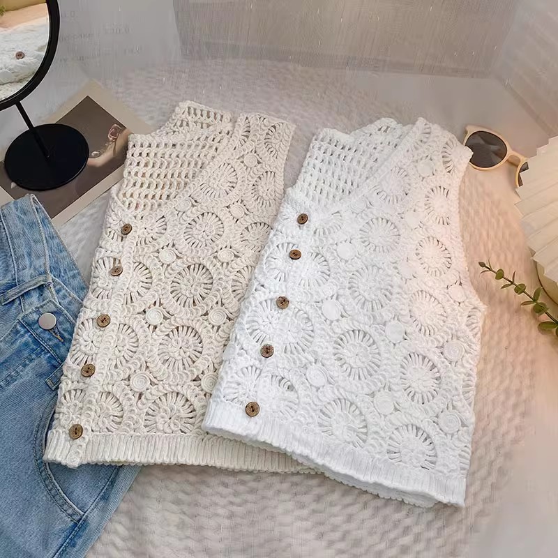 French V-Neck Sleeveless Lace Short Vest for Women - Slimming Summer Outerwear, Versatile Korean Style Top French V-Neck Sleeveless Lace Short Vest for Women - Slimming Summer Outerwear, Versatile Korean Style Top