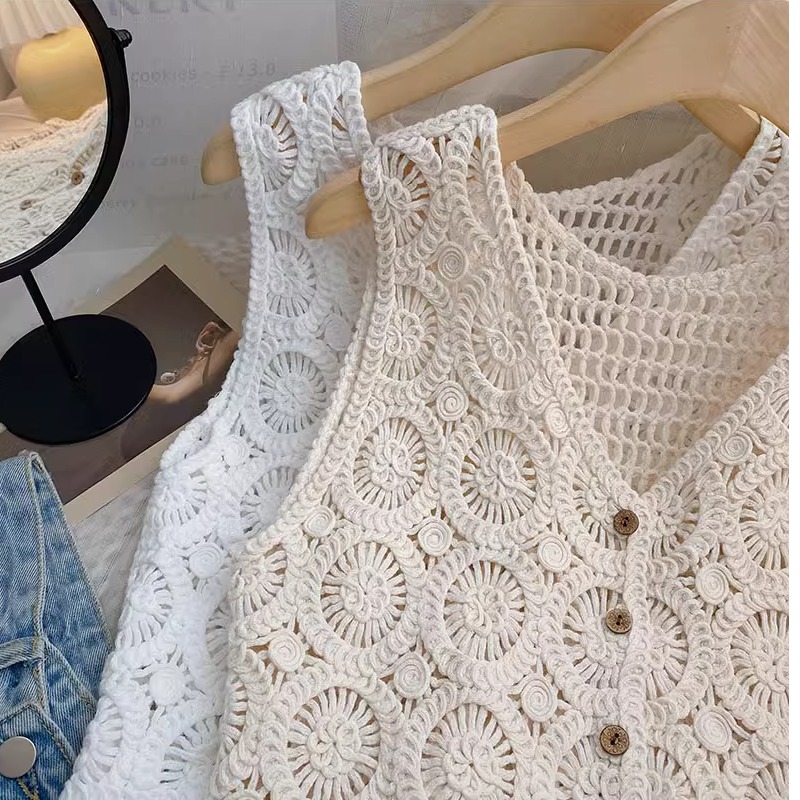 French V-Neck Sleeveless Lace Short Vest for Women - Slimming Summer Outerwear, Versatile Korean Style Top French V-Neck Sleeveless Lace Short Vest for Women - Slimming Summer Outerwear, Versatile Korean Style Top