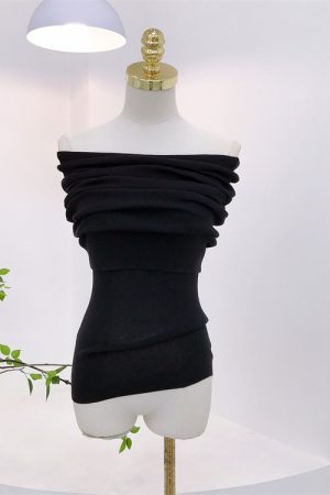 French Vintage Off-Shoulder Short Sleeve Knitted Top for Women - Light Fabric Slim-Fit Versatile Base Layer for Spring and Summer