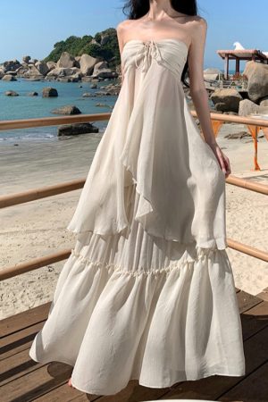 French Vintage Sexy Strapless Halter Dress with Flowing Long Skirt for Seaside Vacation - Boho Chic Summer Style