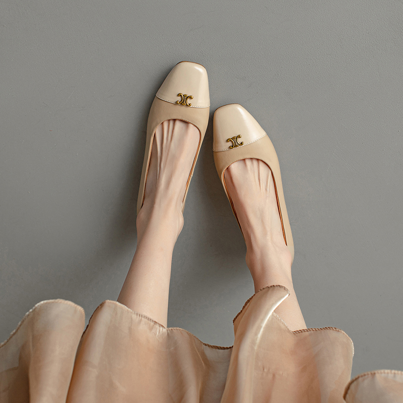 Genuine Leather French Literary Style Flat Shoes for Women - Elegant Gold Buckle, Square Toe, Low Chunky Heel, Chic Comfort Genuine Leather French Literary Style Flat Shoes for Women - Elegant Gold Buckle, Square Toe, Low Chunky Heel, Chic Comfort