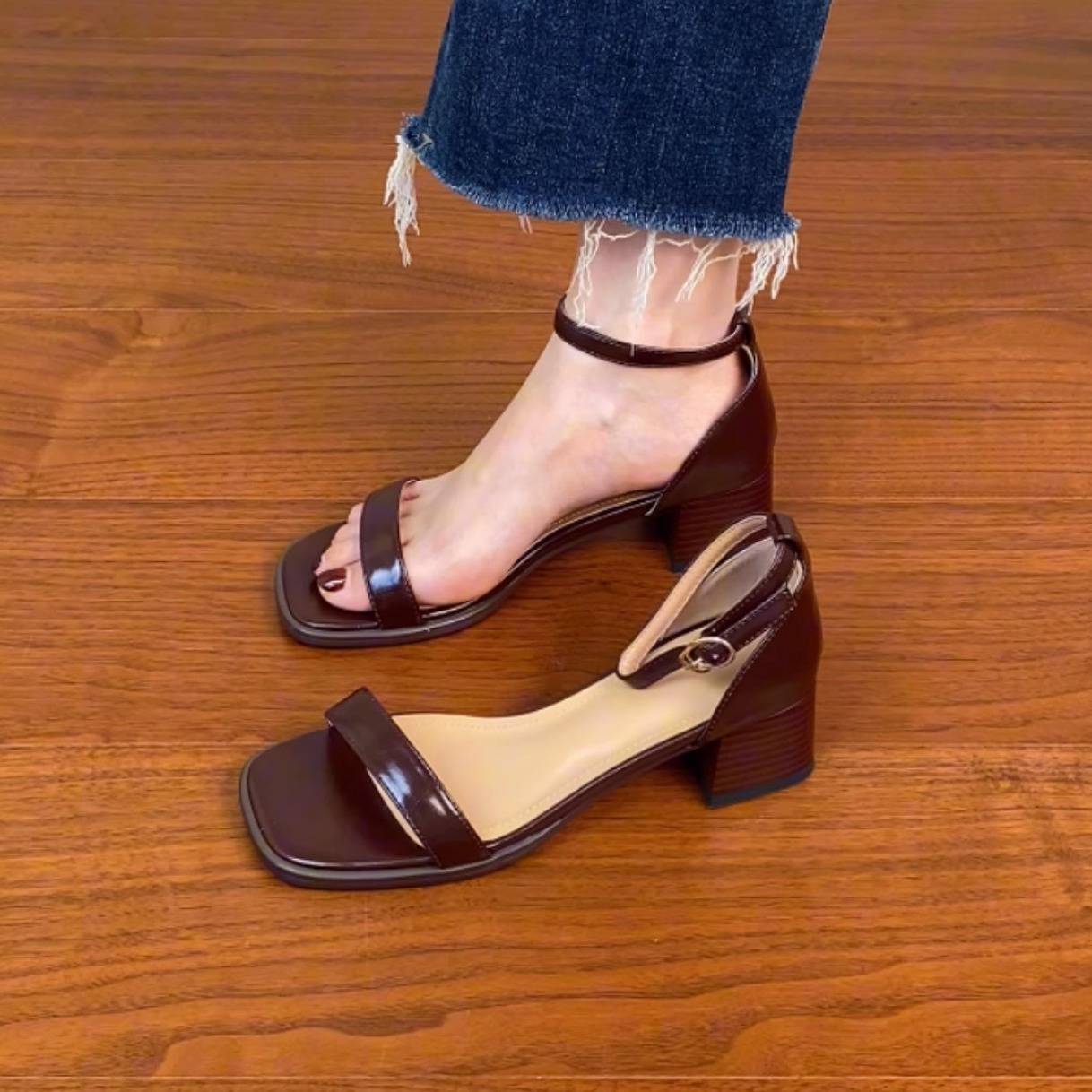 Genuine Leather One-Strap Thick-Heeled Open-Toe Sandals for Women - Summer Brown Square-Toe Mid-Heel Shoes Size 41 Genuine Leather One-Strap Thick-Heeled Open-Toe Sandals for Women - Summer Brown Square-Toe Mid-Heel Shoes Size 41